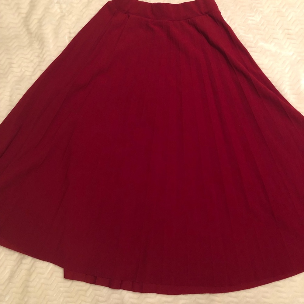 Midi pleated skirt